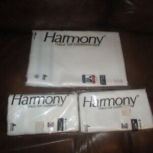 NEW Vintage White Oval Tablecloth with 8 Napkins